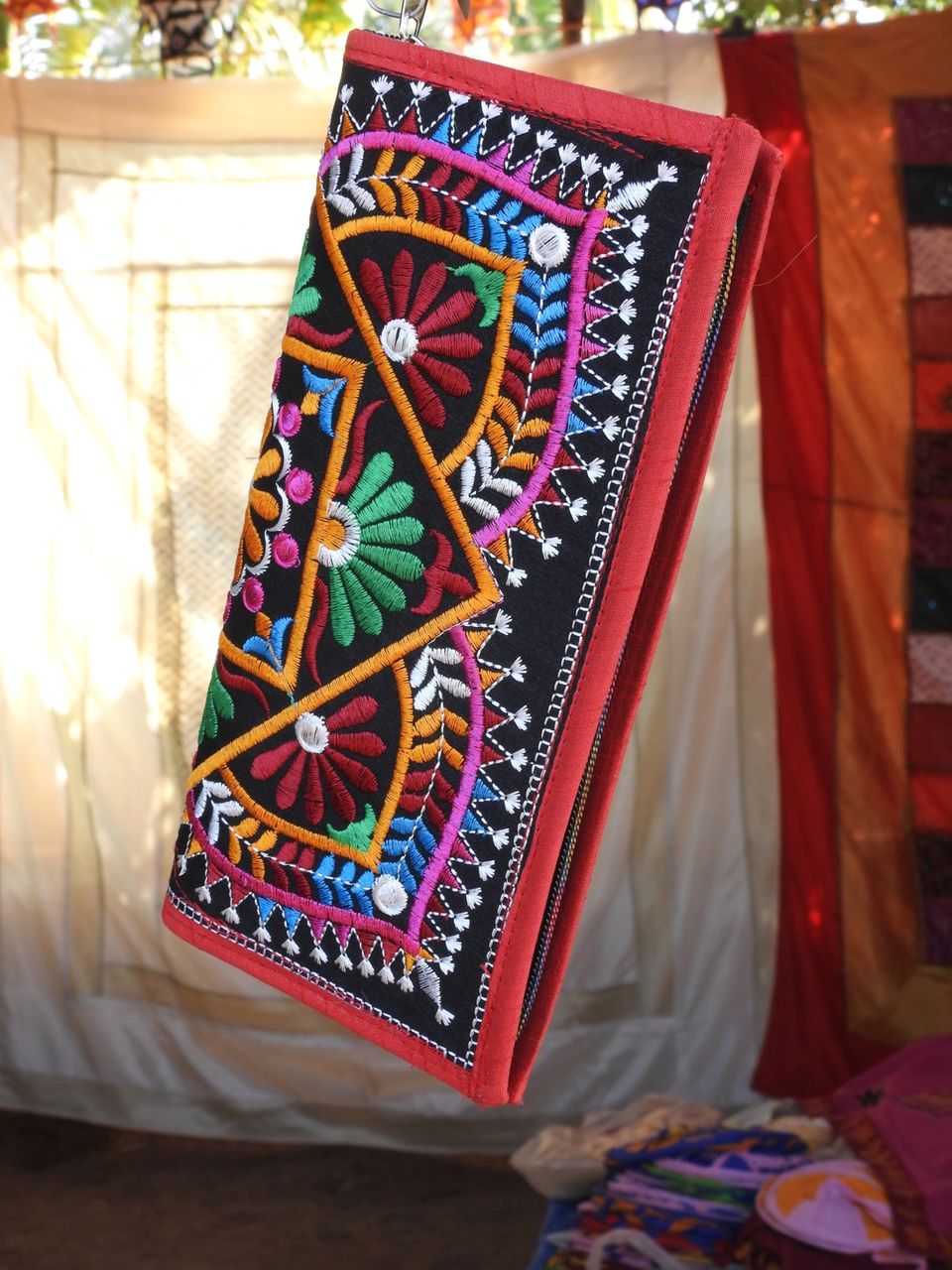 Photo of Anjuna Flea Market,Goa - A Photo Tour ! 12/15 by Chendilk
