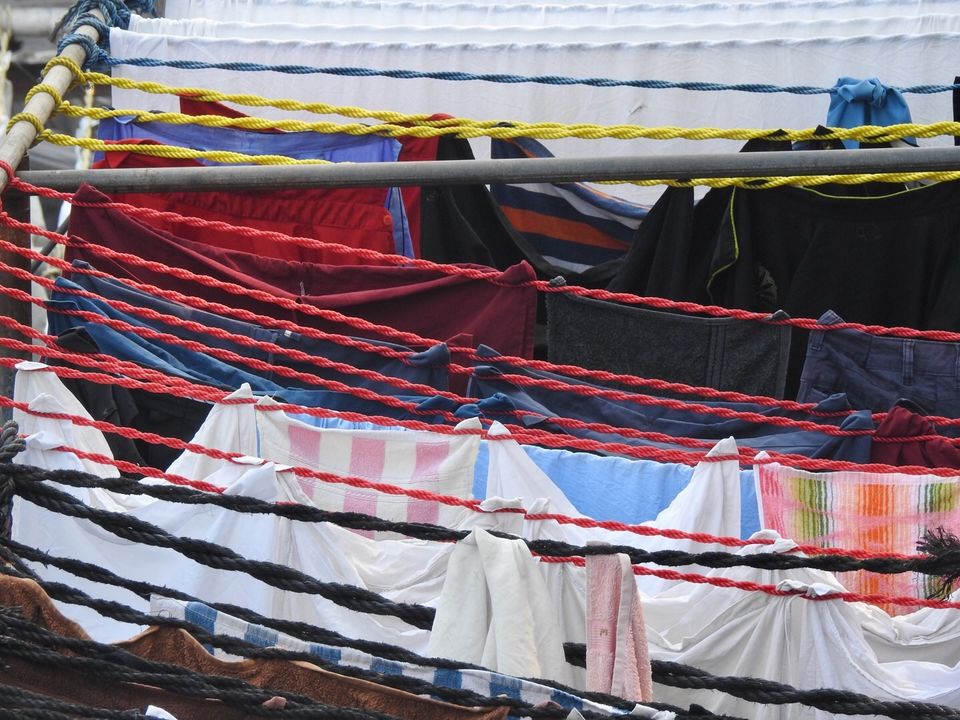 Photo of MUMBAI Mahalaxmi Dhobi Ghat- City's biggest open - air laundry ! 5/7 by Chendilk