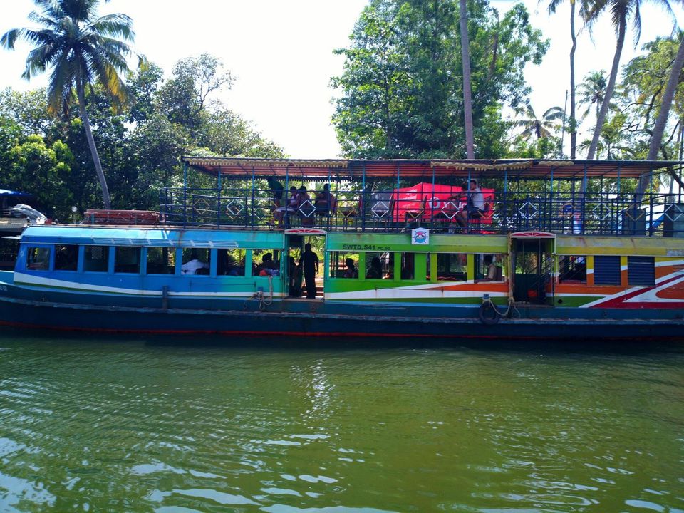Photo of Alappuzha Backwaters - lots of chemmeen but no Karuthamma 13/34 by Chendilk