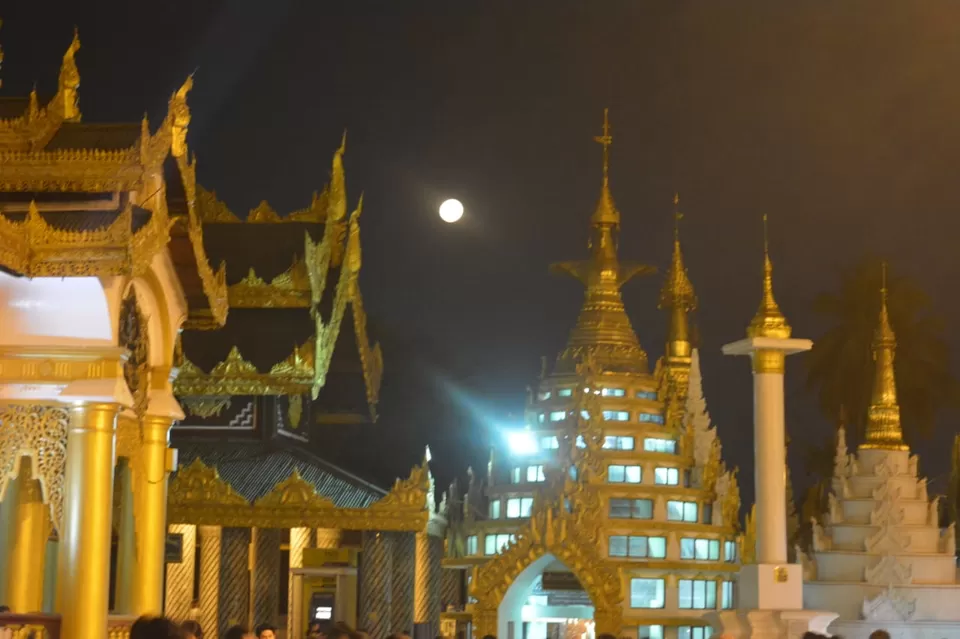 Photo of Yangon, Myanmar (Burma) by Ravi Chaurasia