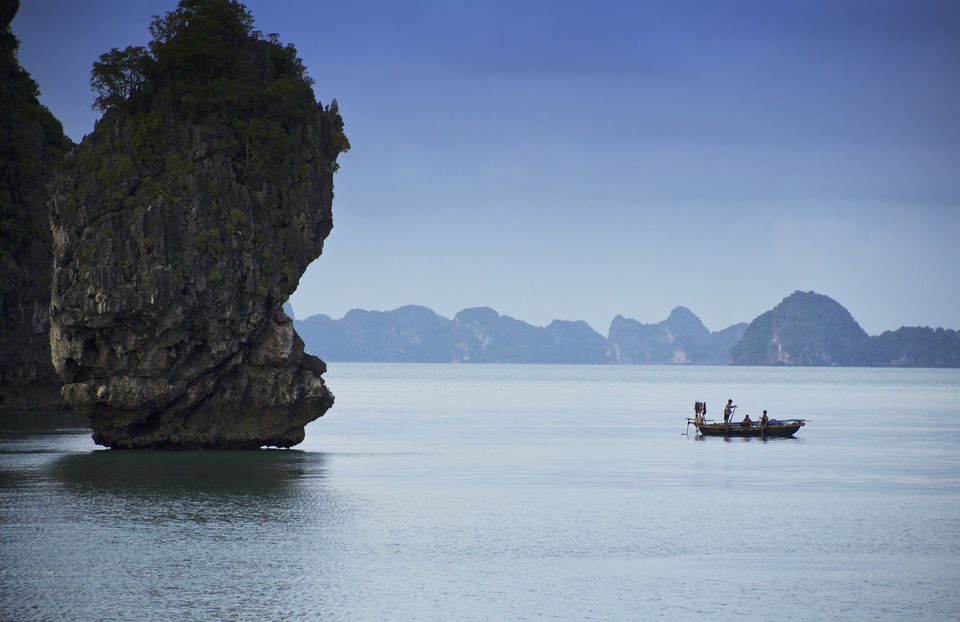 Photo of Ha Long Bay, Quang Ninh province, Vietnam by Riya Poojary
