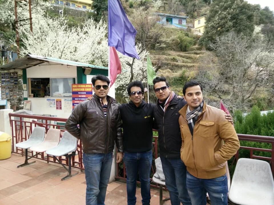 Photo of Mana Pass, Uttarakhand, India by keerthi