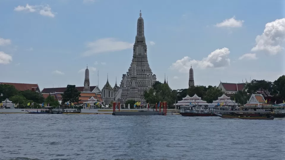 Photo of Wat Arun, Bangkok Yai, Bangkok, Thailand by Pramod Krishna Prasad