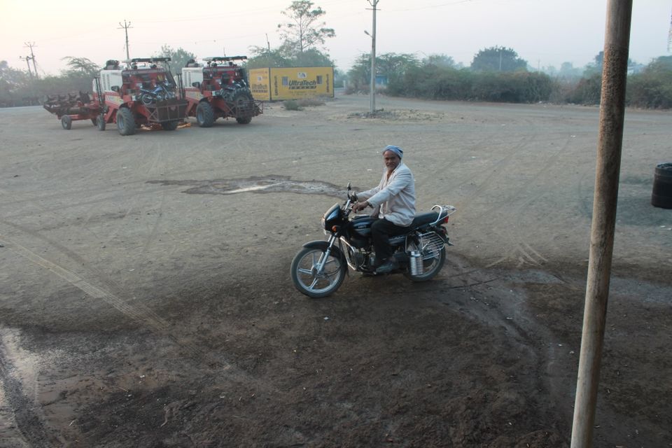 Photo of Two Wheeling Starting From Mathura through Rajasthan, Gujarat, Diu and finally to reach Maharastra by corporateslave