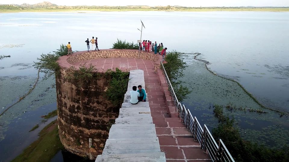 Photo of बेलाताल तालाब के किनारे बसा जैतपुर किला सुनाता है बाजीराव-मस्तानी की प्रेम कहानी by RAVI TRAVELS