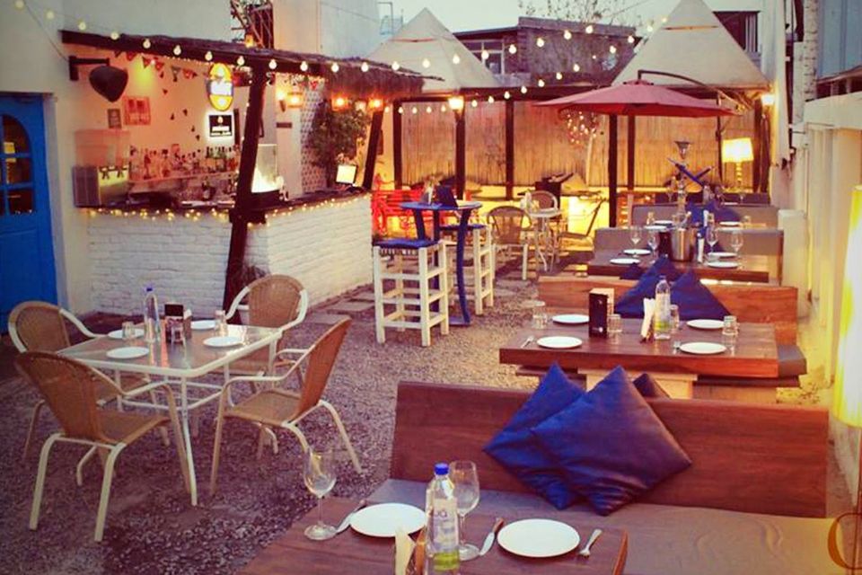 PocketFriendly Bars In Delhi Where You Can Eat, Drink And
