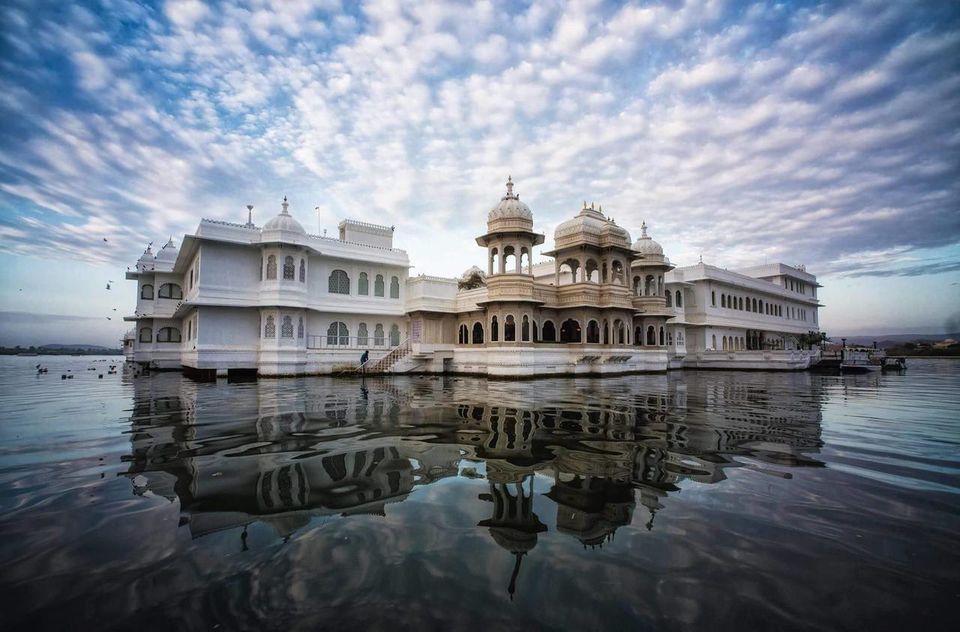 Photo of Tying A Knot Soon? Here are 5 iconic places in India for your pre-wedding photo-shoot before you do! 1/5 by Aahna