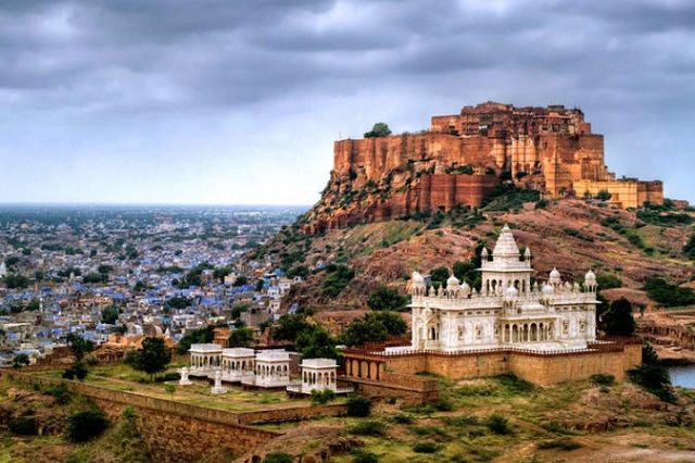 Photo of Tying A Knot Soon? Here are 5 iconic places in India for your pre-wedding photo-shoot before you do! 4/5 by Aahna