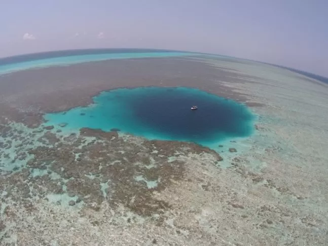 Photo of Do You Know About the World's Deepest Blue Hole, the Dragon Hole? by Aahna
