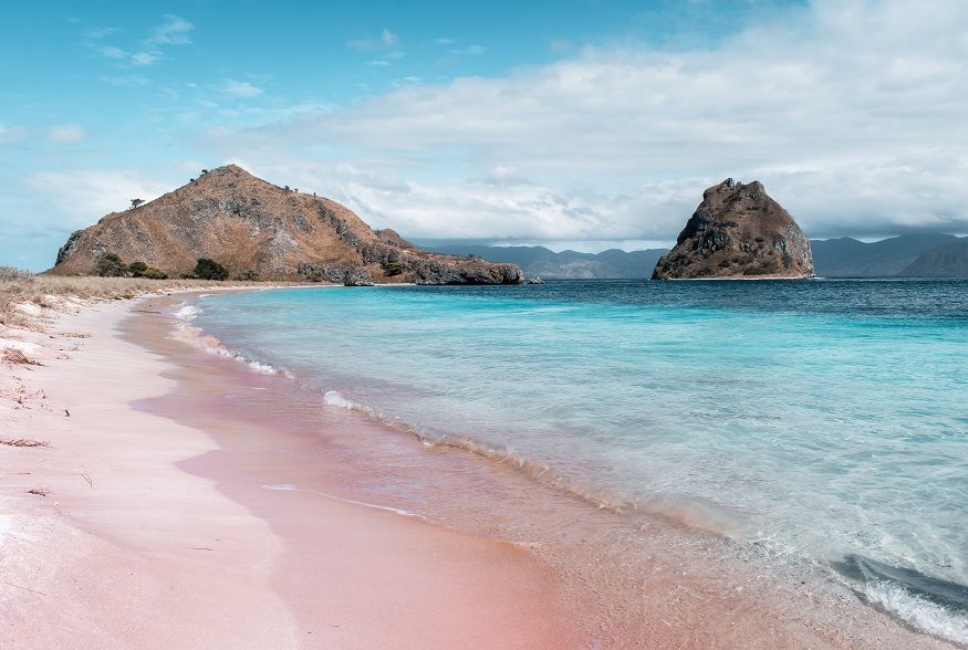 Photo of Did you know about Indonesia's extremely rare pink beach by Aahna