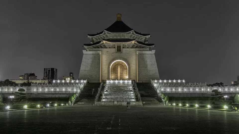 Photo of Taipei, Taiwan by Stephen Lee