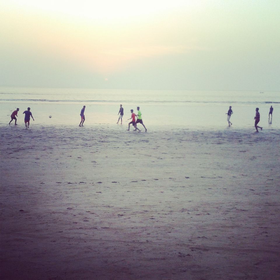 Photo of Travelling Solo – Football at Juhu 4/4 by Hrutika