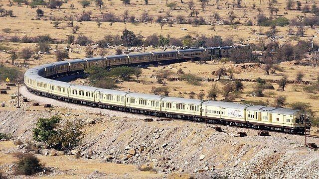 Photo of यह हैं भारत की 5 लक्जरी ट्रेन जिनमें यात्रा करना आपको महाराजाओं के होने जैसा महसूस करवाएगा by nomadic_mahendra
