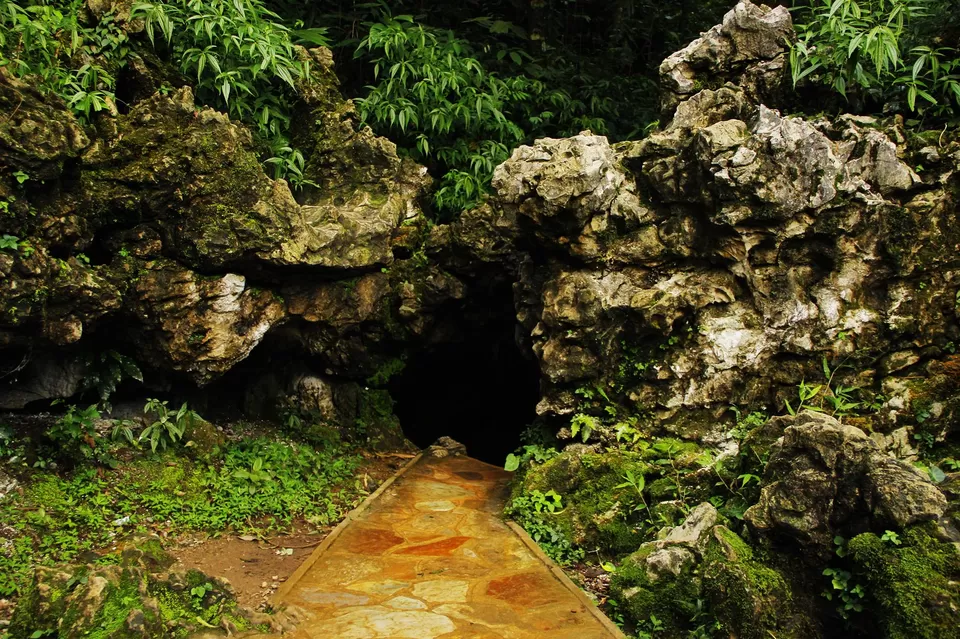 Photo of Cherapunjee, Meghalaya by Priyanka Gupta