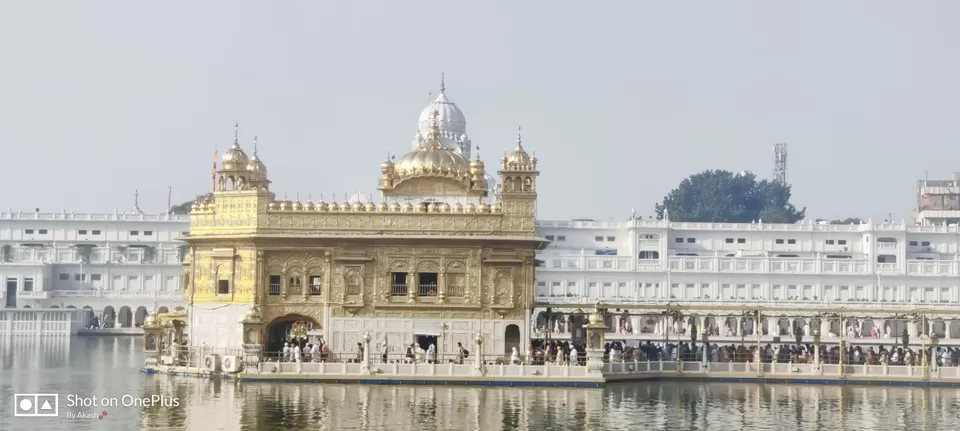 Photo of Amritsar Golden Temple by akash chavan