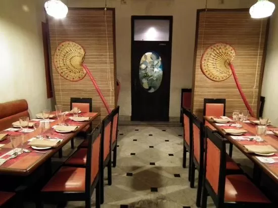 Photo of 6 Ballygunge Place Restaurant, Doctor Amiya Bose Sarani Road, Ballygunge Place, Ballygunge, Kolkata, West Bengal, India by Surjatapa Adak