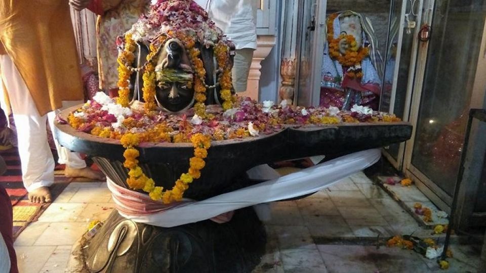 Photo of পশ্চিমবঙ্গের মুর্শিদাবাদ জেলার এই মন্দিরটি দেখে আপনি অবাক হতে পারেন... 3/4 by Surjatapa Adak