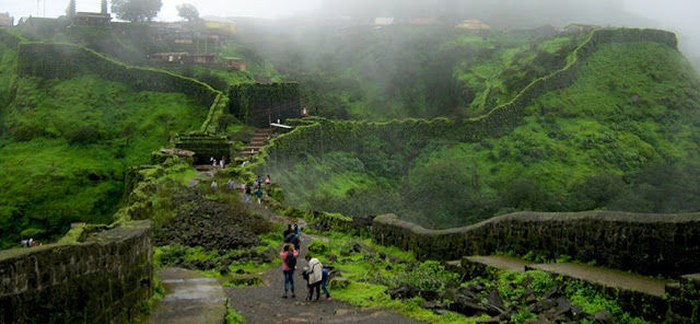 Photo of A weekend road trip from Pune to Queen of Hill stations by Supriya Patath