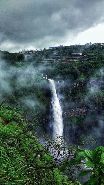 Photo of A weekend road trip from Pune to Queen of Hill stations by Supriya Patath