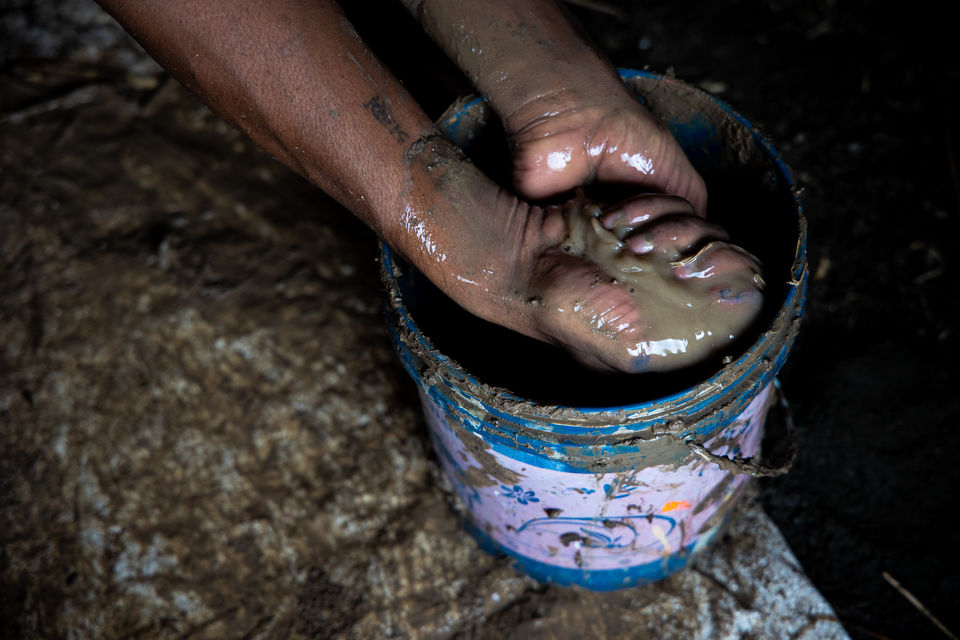 Photo of Photoblog - A Story of Durga Idol Makers , Indore 42/56 by Kshitish Pandey
