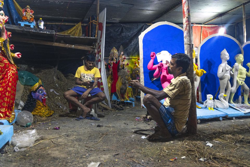 Photo of Photoblog - A Story of Durga Idol Makers , Indore 51/56 by Kshitish Pandey