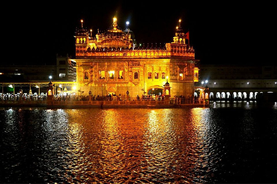 Photo of Guide : Staying at Golden Temple at night for "free". by Mukul Panghal