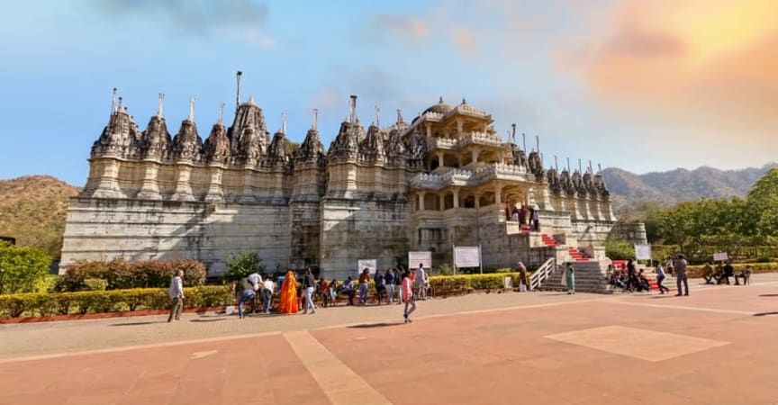 Photo of DILWARA JAIN TEMPLE by Gurii vlogs