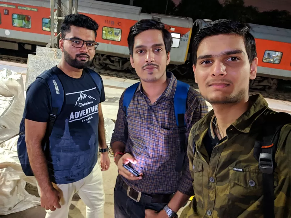 Photo of Nizamuddin Railway Station Platform 1 by Tanzil khan