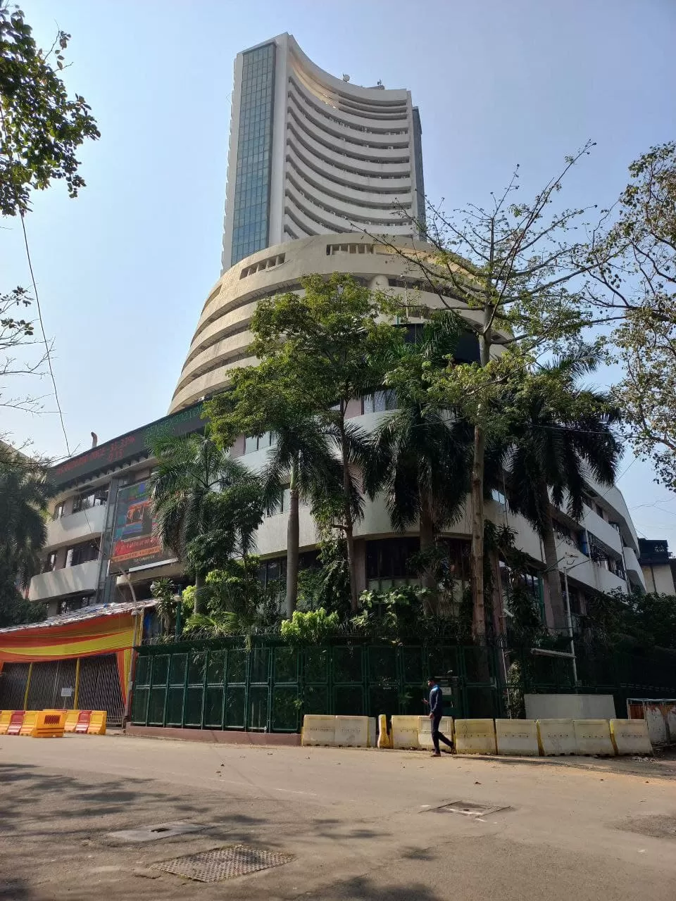 Photo of BSE, Dalal Street, Kala Ghoda, Fort, Mumbai, Maharashtra, India by Sarvesh
