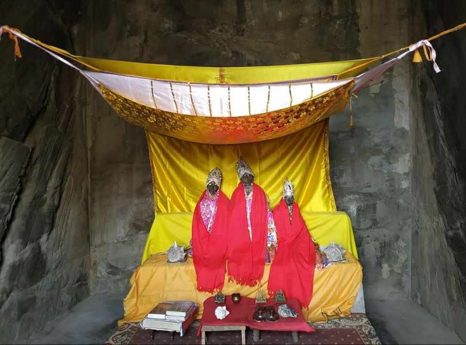 Photo of प्राचीन इतिहास की एक अलग झलक पेश करता हैं पांडवों द्वारा यह अर्धनिर्मित मसरूर मंदिर। by Sachin kumar