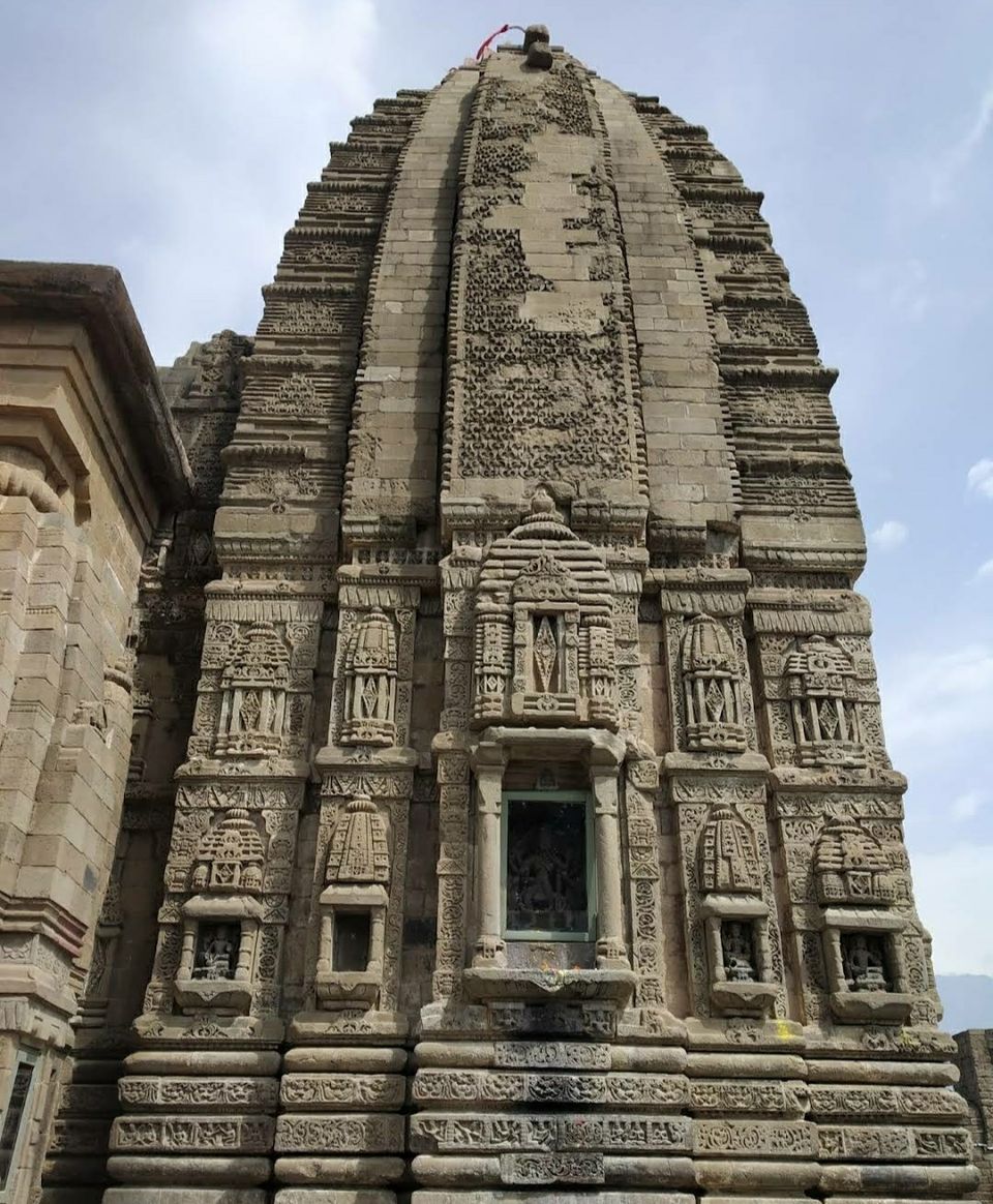 Photo of हिमाचल की सोंदर्य से परिपूर्ण पहाड़ियों में है शिव भक्त रावन की तपौ भूमि। बैजनाथ शिव धाम by Sachin walia