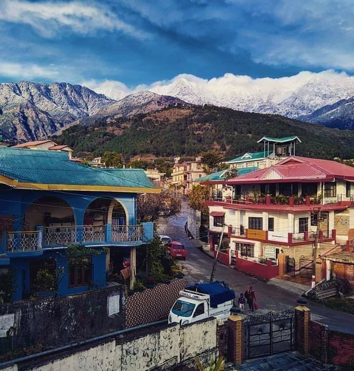Photo of आप घुमने हिमाचल आएं हों, और हिमाचली चटपटी धाम खाने का लुत्फ नहीं लिया हो, तो आपकी यात्रा अधूरी है। by Sachin kumar
