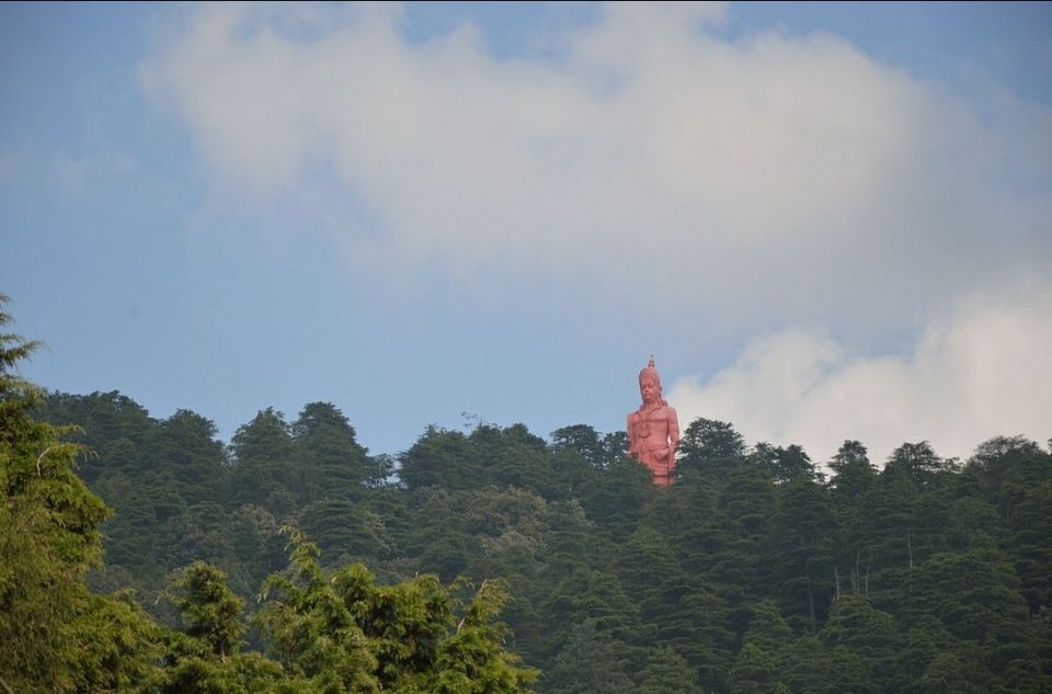 Photo of शिमला आयें हों,और जाखू में स्थित हनुमान जी की 108 फीट लम्बी खूबसूरत प्रतिमा नहीं देखी तो क्या देखा। by Sachin walia