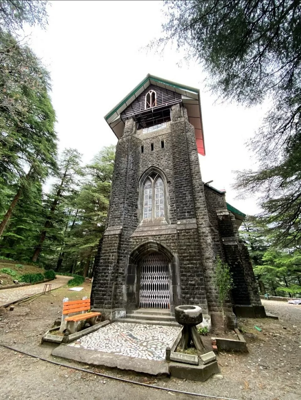 Photo of हिमाचल की हसीन वादियों में है, अंग्रेजों द्बारा सन् 1853 में बनाया चर्च, अपनी कहानी ब्यान करता है। by Sachin walia