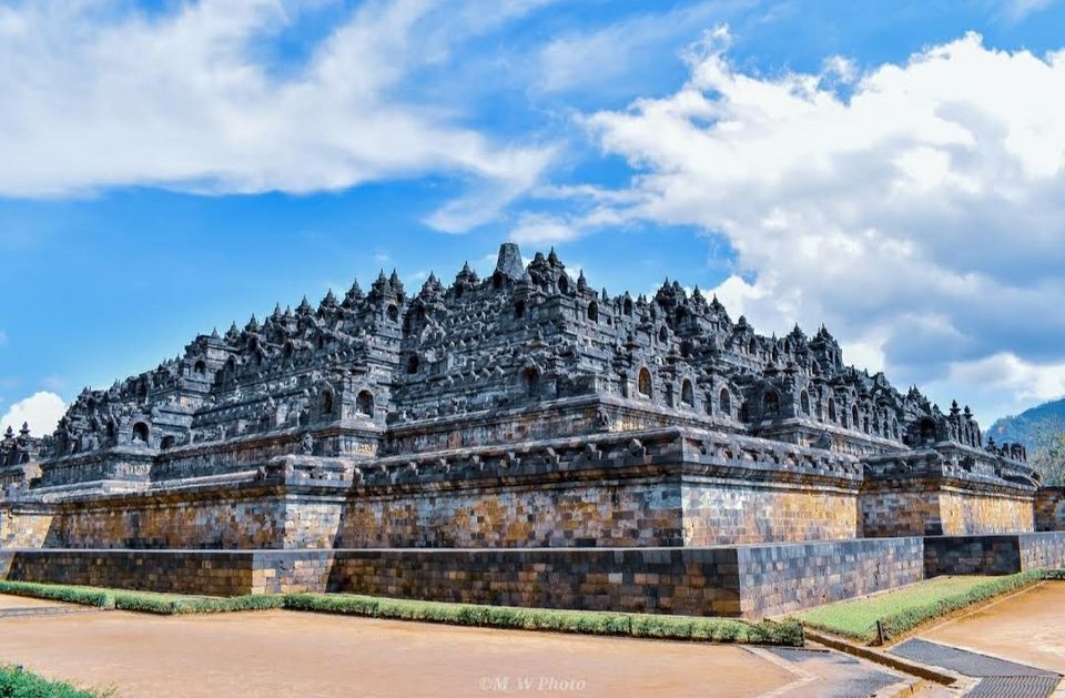 Photo of इस इस्लामिक देश में समुद्र के बीचों बीच बसे हैं ये हिंदू मंदिर, खास वजह से खिचें चले आते हैं पर्यटक by Walia Sachin