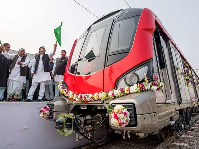 Photo of लखनऊ मेट्रो की नई पहल: फ्री में मेट्रो कोच को सजा कर बर्थडे सेलिब्रेशन और पार्टी करने का मौका by Sachin walia