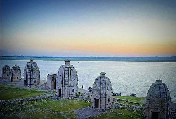 Photo of हिमाचल में शिवालिक पर्वत श्रेणियों के बीच , समुद्र रूपी सागर , पर्वत, और आश्चर्यजनक मंदिर का अनुपम by Mukesh Kumar