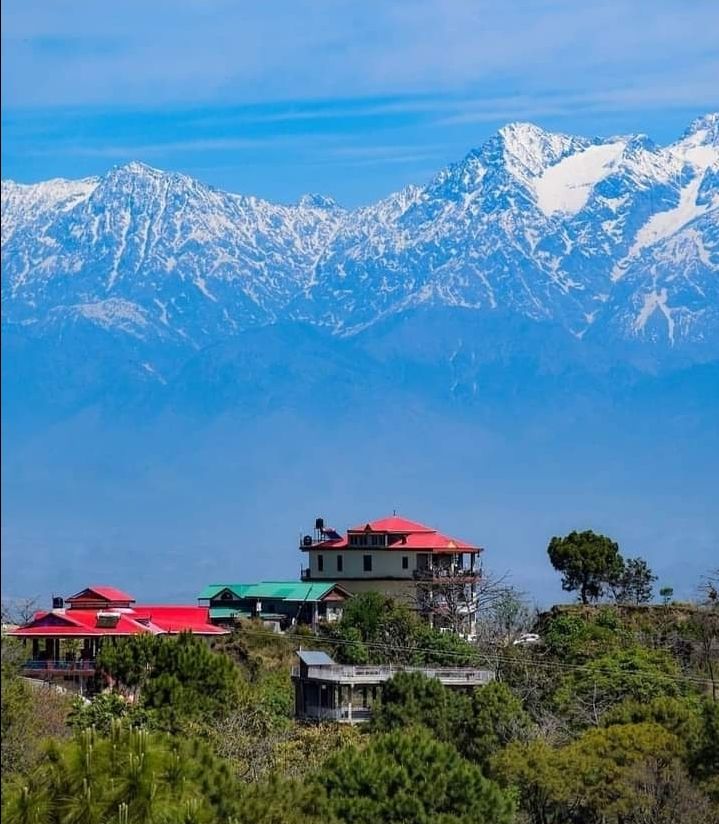 Photo of हिमाचल में शिवालिक पर्वत श्रेणियों के बीच , समुद्र रूपी सागर , पर्वत, और आश्चर्यजनक मंदिर का अनुपम by Mukesh Kumar