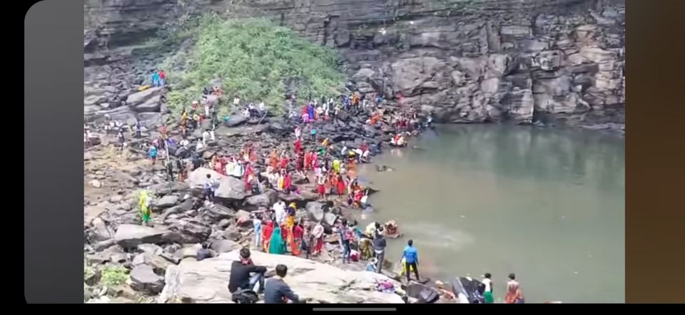 Photo of झारखण्ड की गुफाओं में छुपा भोलेनाथ की चमत्कारी मन्दिर सावन में श्रद्धालुओं का उमड़ता हैं भीड़ by मौर्यवंशी दीपू मौर्या
