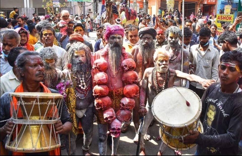 Photo of बनारस भोले की नगरी, होली का एक अलग ही दुनिया में पहचान है। यहाँ होली का ढ़ंग ही अद्भुत हैं। by मौर्यवंशी दीपू मौर्या
