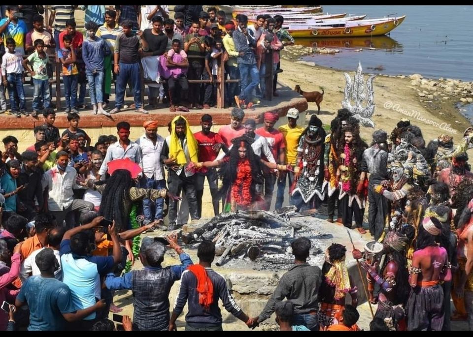 Photo of बनारस भोले की नगरी, होली का एक अलग ही दुनिया में पहचान है। यहाँ होली का ढ़ंग ही अद्भुत हैं। by मौर्यवंशी दीपू मौर्या