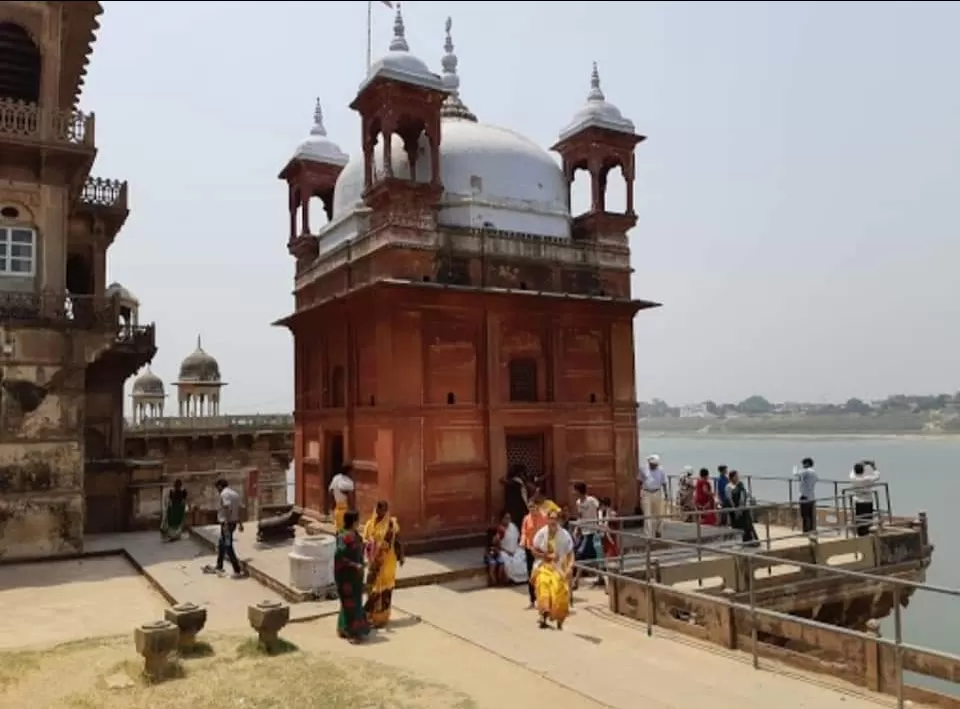 Photo of वाराणासी का अद्भुत प्राचीन किला, जहाँ काशी नरेश निवास करते थे। by मौर्यवंशी दीपू मौर्या