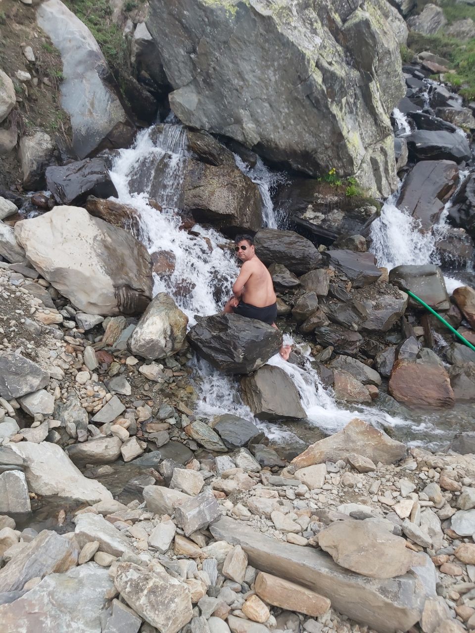 Photo of सिर्फ 40000 से भी कम में करे परिवार सहित हरियाली व बर्फीले मैदान का सुहाना सफर by B D Sharma