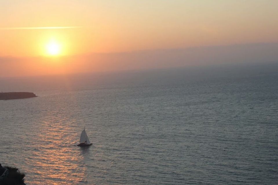 Photo of Oia, Thira, Greece by Preethi Salopanthula
