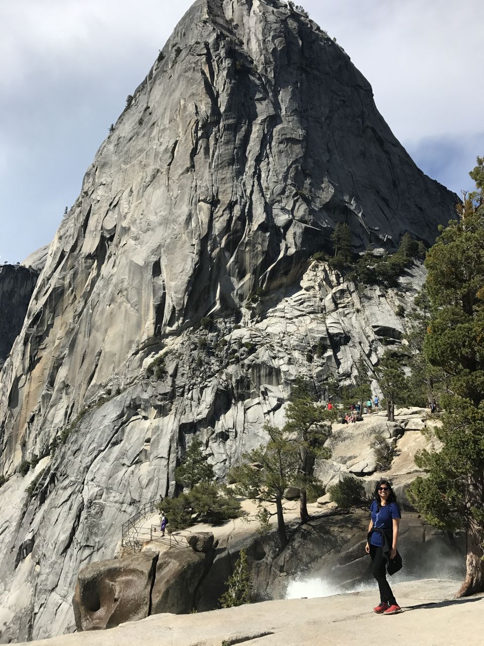 Photo of A Day Hiking in Yosemite National Park. #travelguideUSA 9/13 by Shakti Chauhan