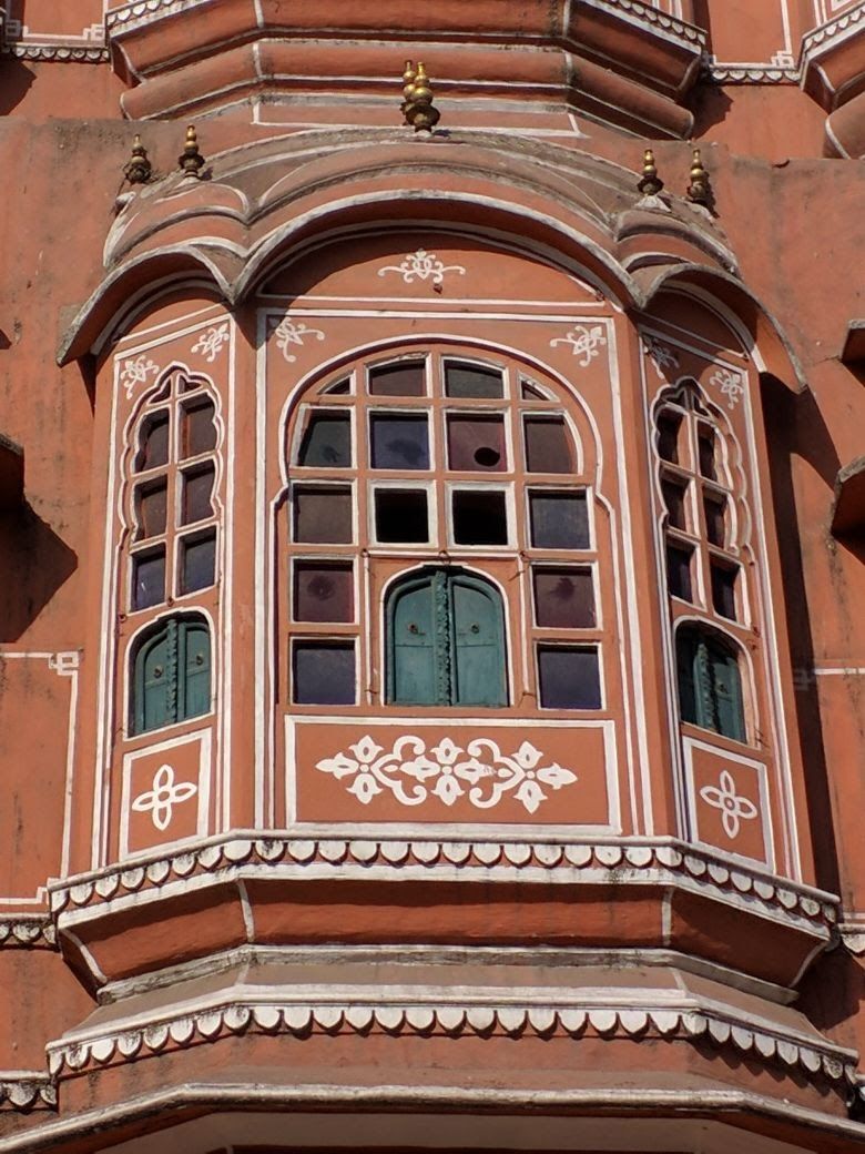 Photo of Hawa Mahal Bus Stop, J.D.A. Market, Jaipur, Rajasthan, India by Shakti Chauhan