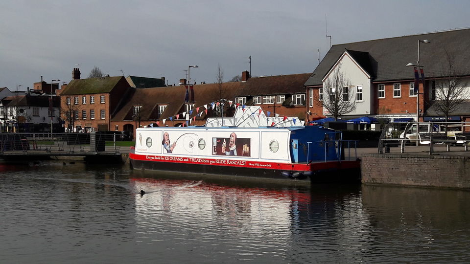 Photo of Stratford-upon-Avon: Where the Bard lives on and they even had a Swan Parade! 15/32 by Shalini Rai