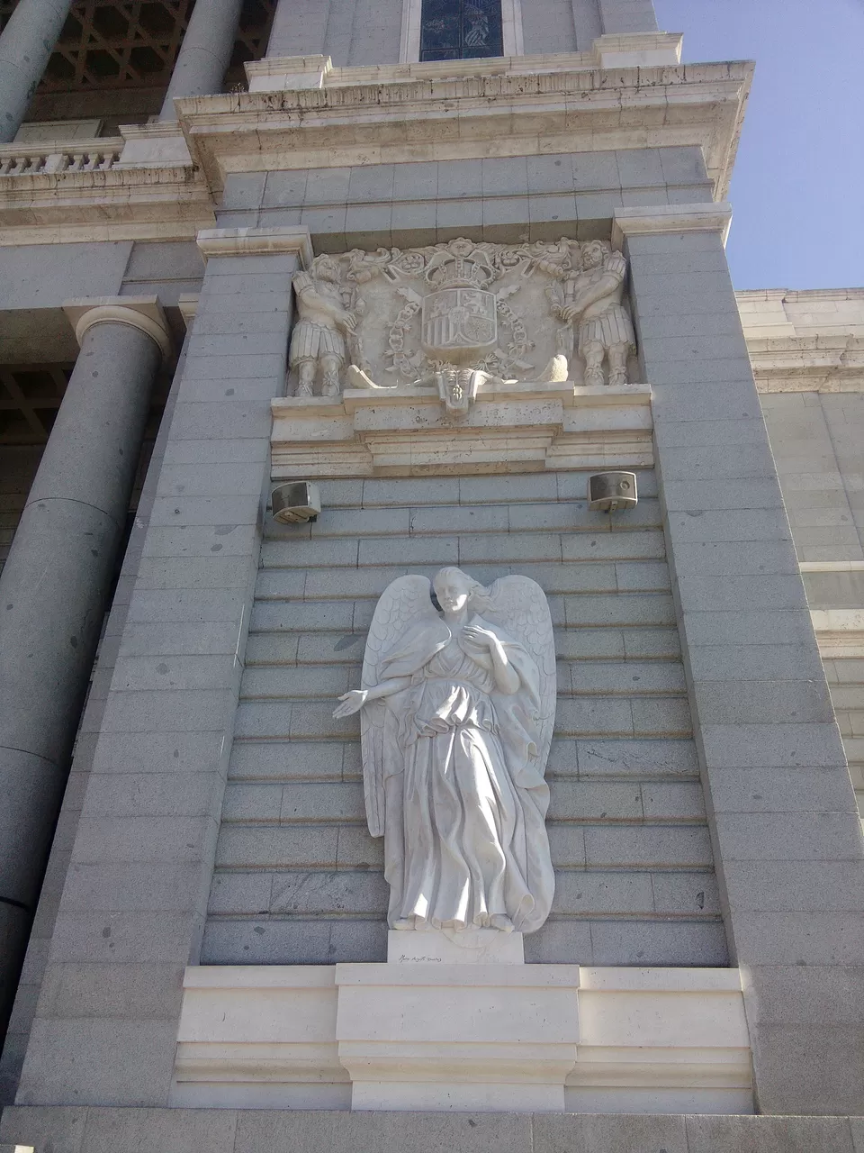 Photo of Palacio Real de Madrid, Calle de Bailén, Madrid, Spain by Shalini Rai