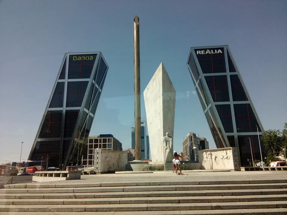 Photo of Palacio Real de Madrid, Calle de Bailén, Madrid, Spain by Shalini Rai