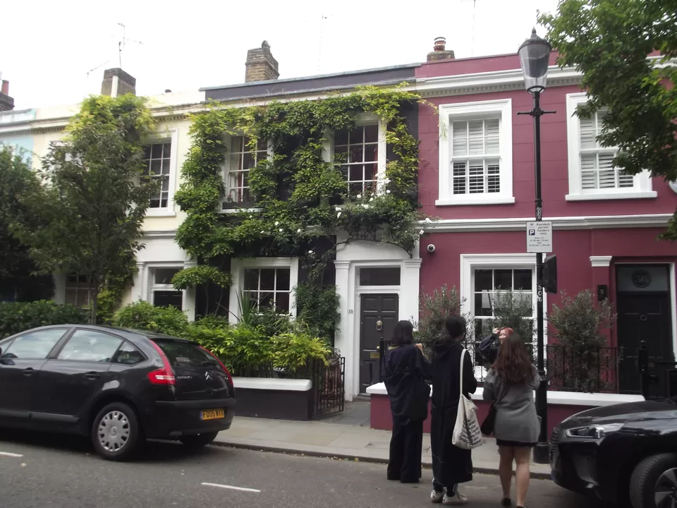 Photo of Notting Hill, London, United Kingdom by Shalini Rai